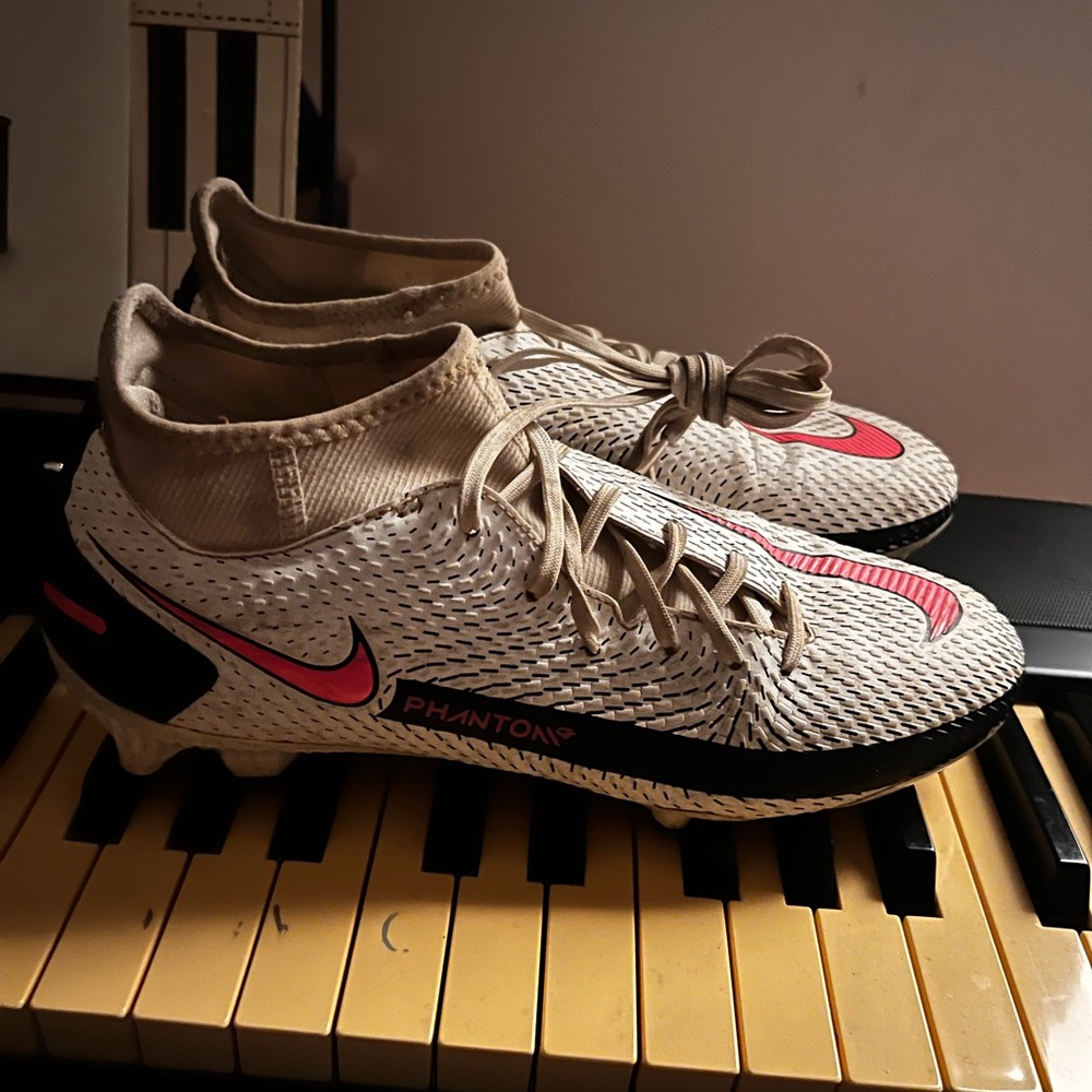 Nike PHANTOM White and Pink SOCCER Shoes with Sock-Like Collar